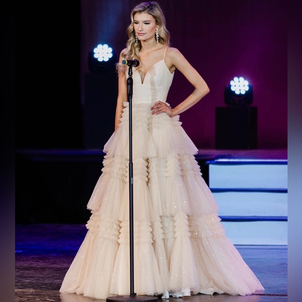 Size 0 Ashley Lauren gown. Only worn once for a pageant.
